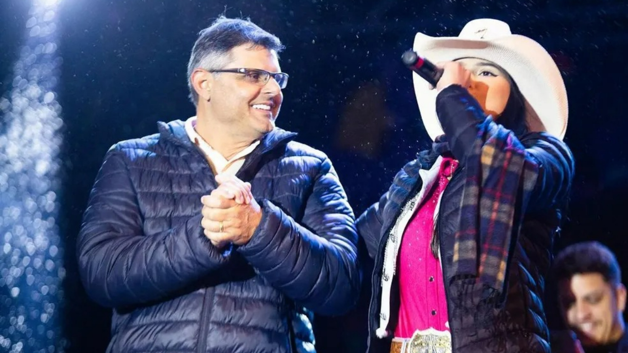 Ana Castela provoca pai e reação dele faz sucesso entre os fãs.. Foto: Reprodução/Instagram