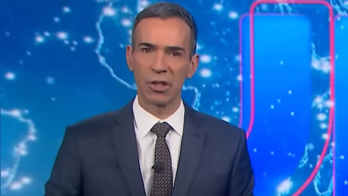 César Tralli na bancada do JN. Foto: Reprodução/TV Globo