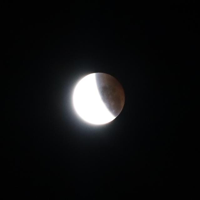 Lua durante eclipse lunar. Foto: PH Lopes/iG
