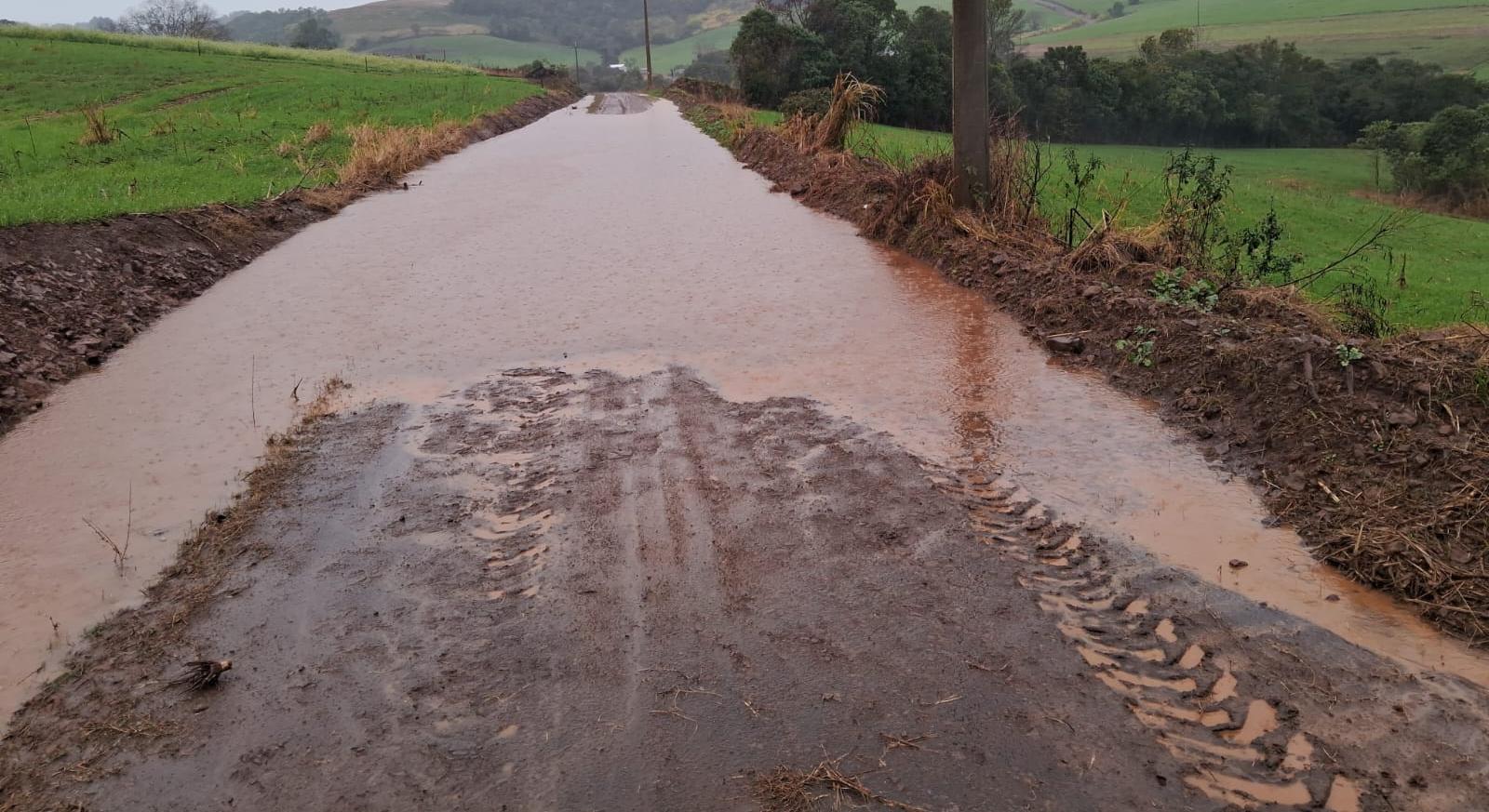 Em Três Palmeiras (RS), houve anos ou destruição em ao menos duas pontes no interior do município, além de danos em residências. Foto: Foto: Divulgação/Defesa Civil