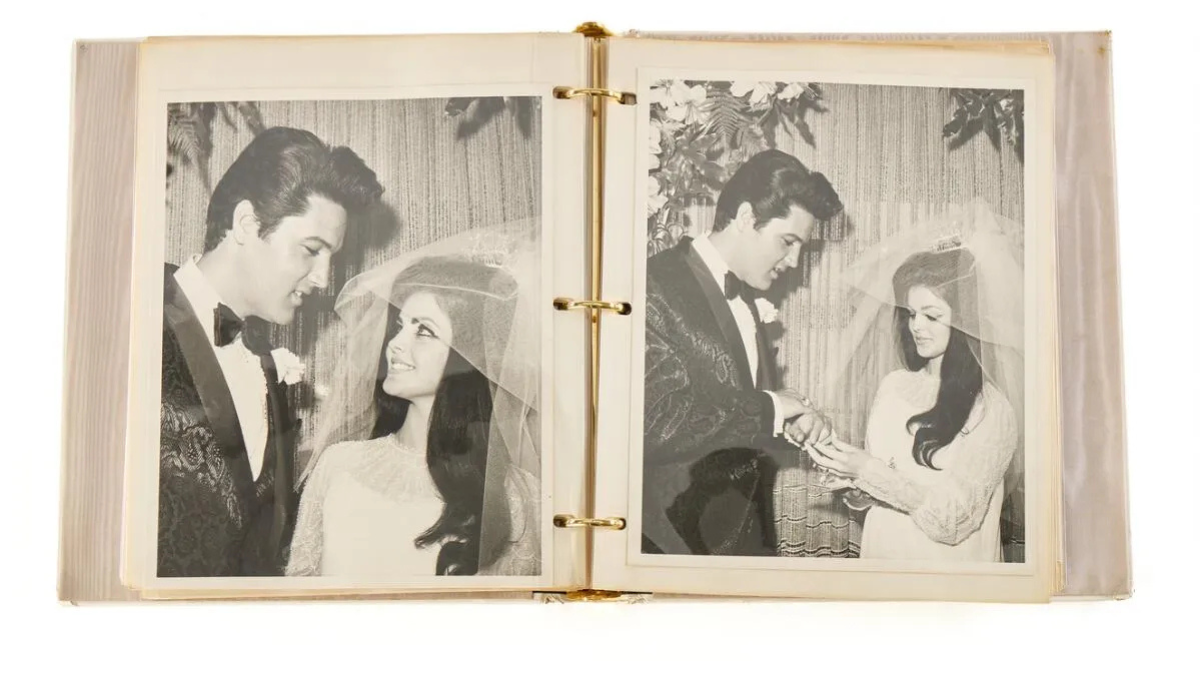 Fotografia do casamento de Elvis Presley e Priscilla Presley, realizado em 1967. Foto: Divulgação/Bruun Rasmussen