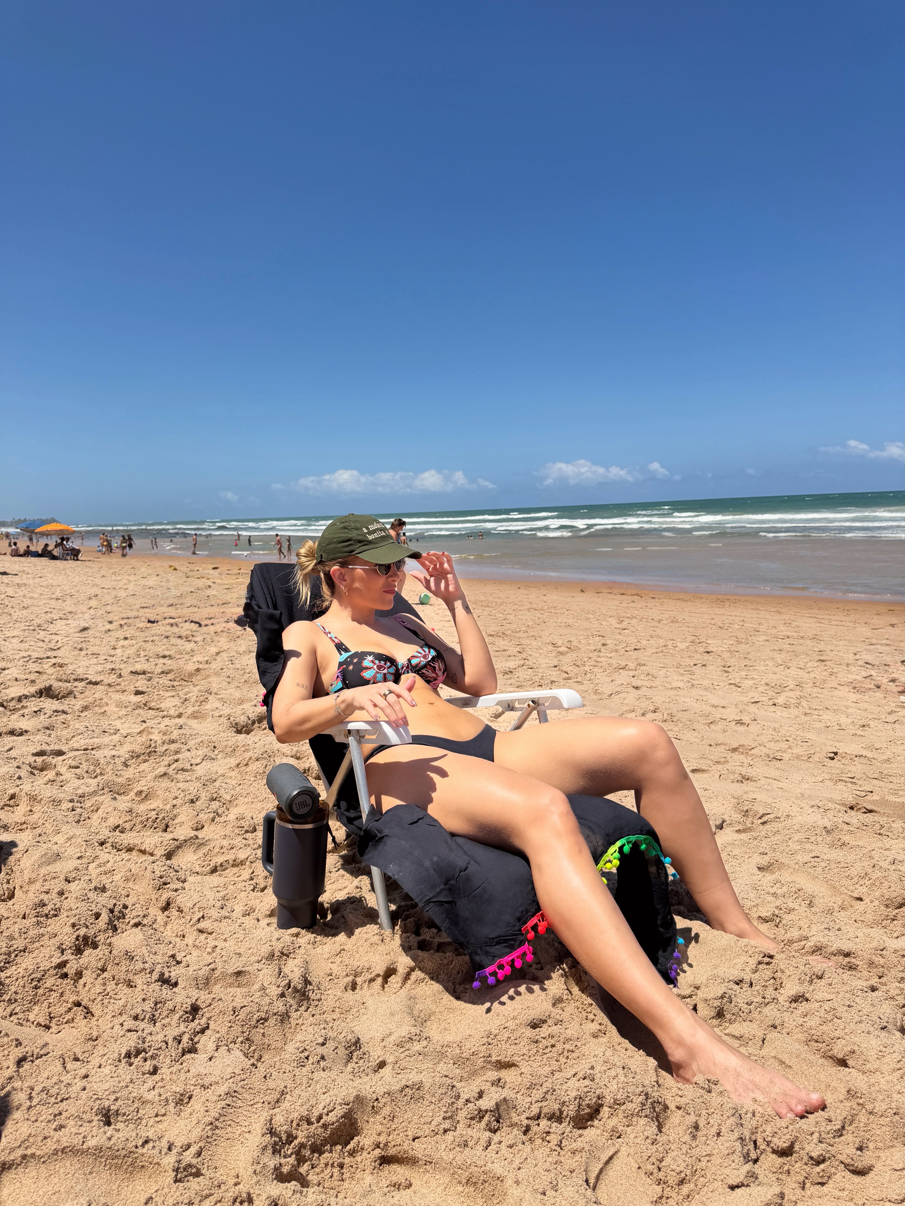 Lore Improta exibe corpão em dia de praia com os filhos, amigos e familiares.. Foto: Reprodução/Instagram/@loreimprota