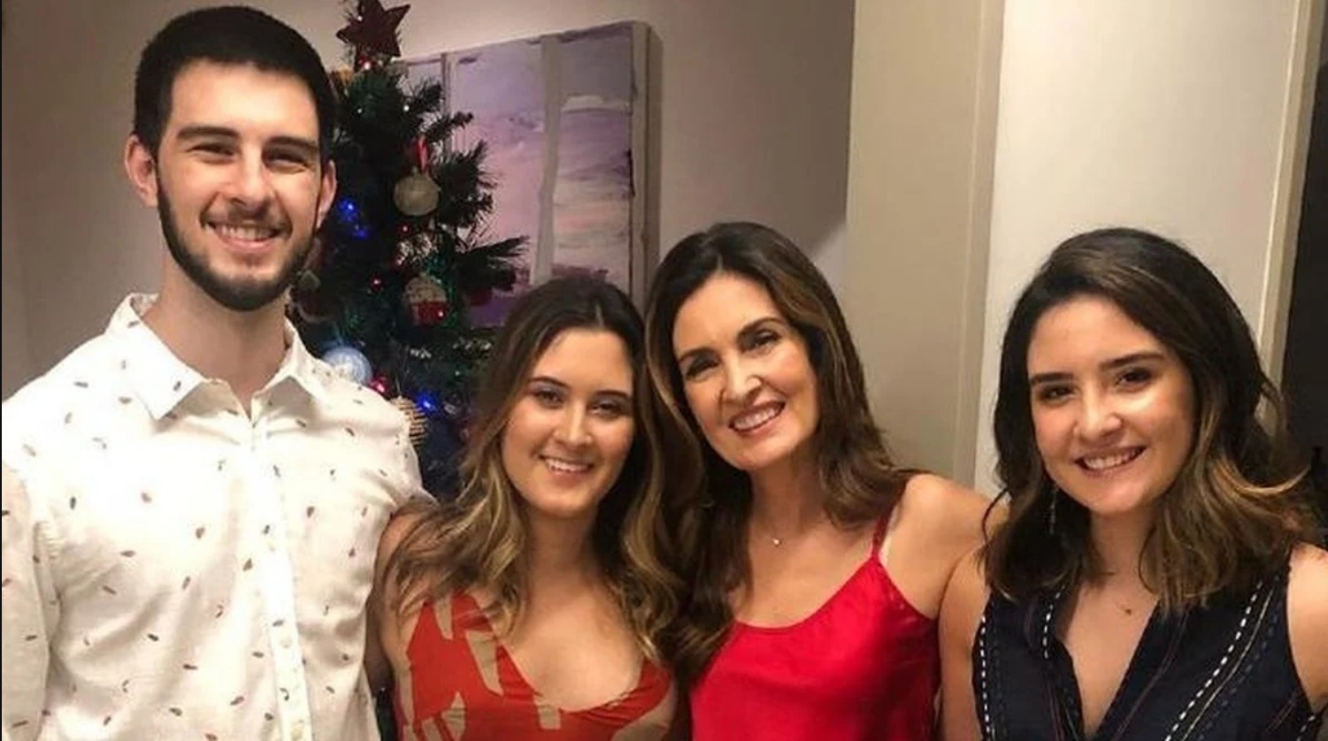Fátima Bernardes celebra 25 anos dos filhos: 'Sempre minhas crianças'. Foto: Reprodução