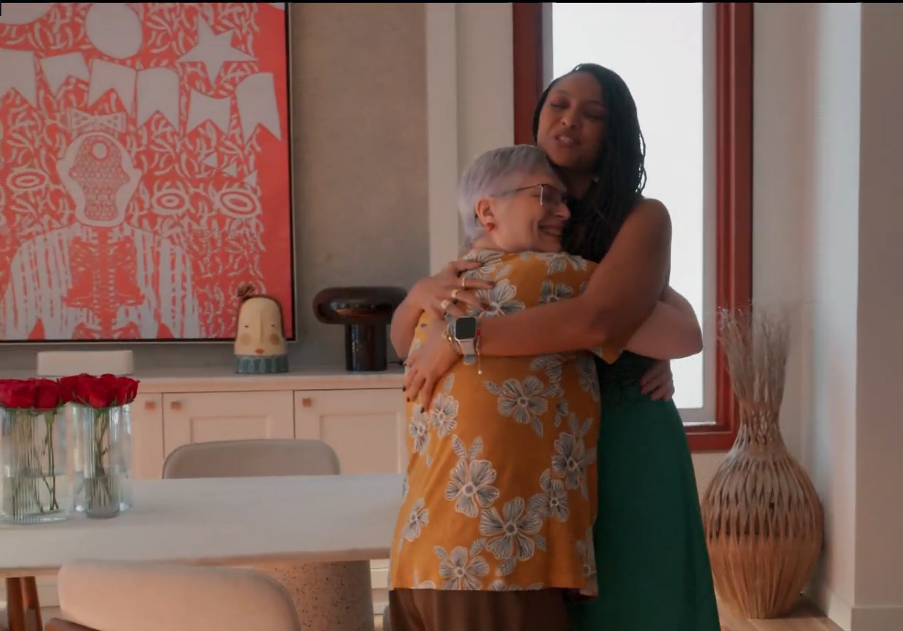 Cristina Mullins e Sheron Menezzes em "Por Você".. Foto: Reprodução/Globo