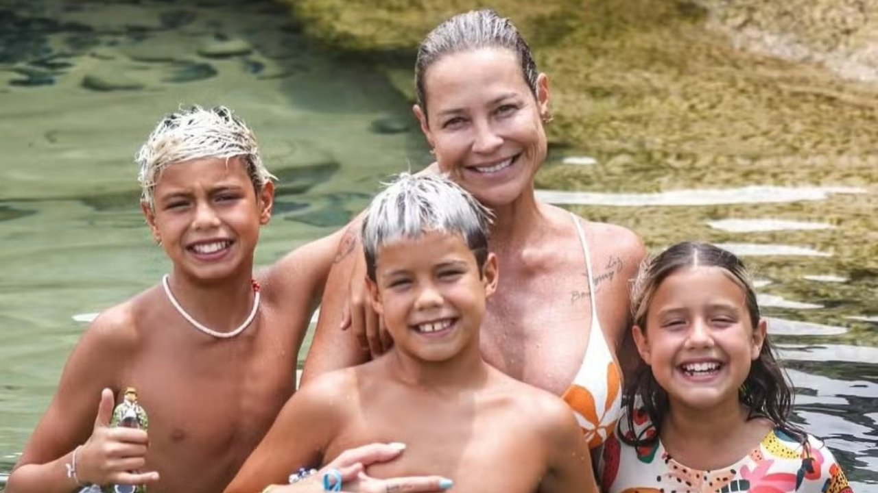 Luana Piovani ao lado dos três filhos. Foto: Reprodução/Instagram/luapio