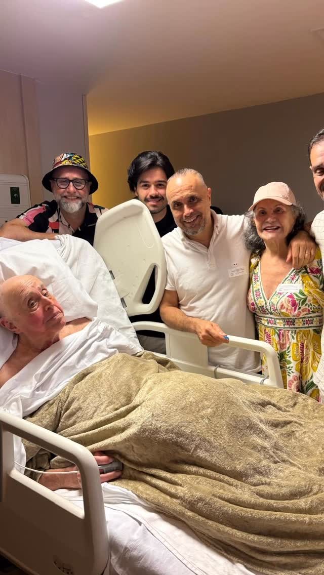 Rosamaria Murtinho atualiza estado de saúde de Mauro Mendonça após foto preocupar fãs.. Foto: Reprodução/Instagram/@roseiramur