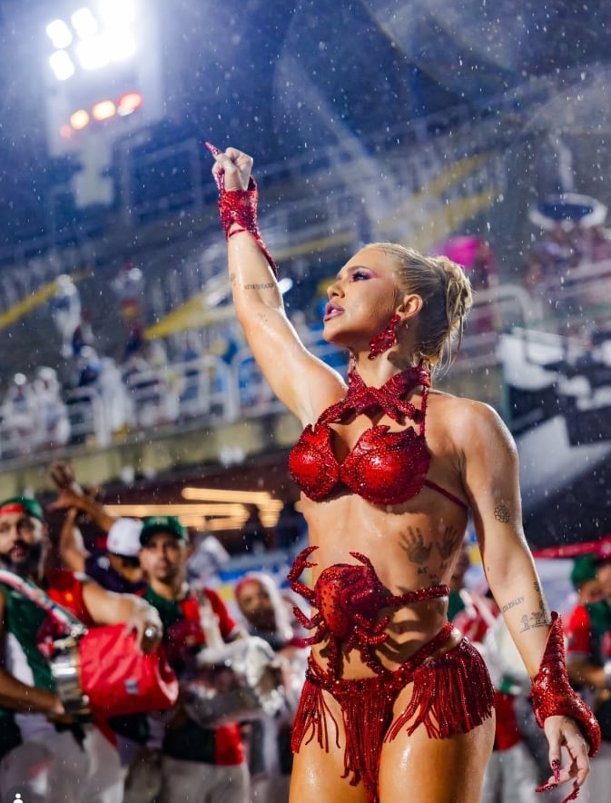 Virginia Fonseca desfilou como Rainha de Bateria da Grande Rio no Carnaval 2026.. Foto: Reprodução/Instagram