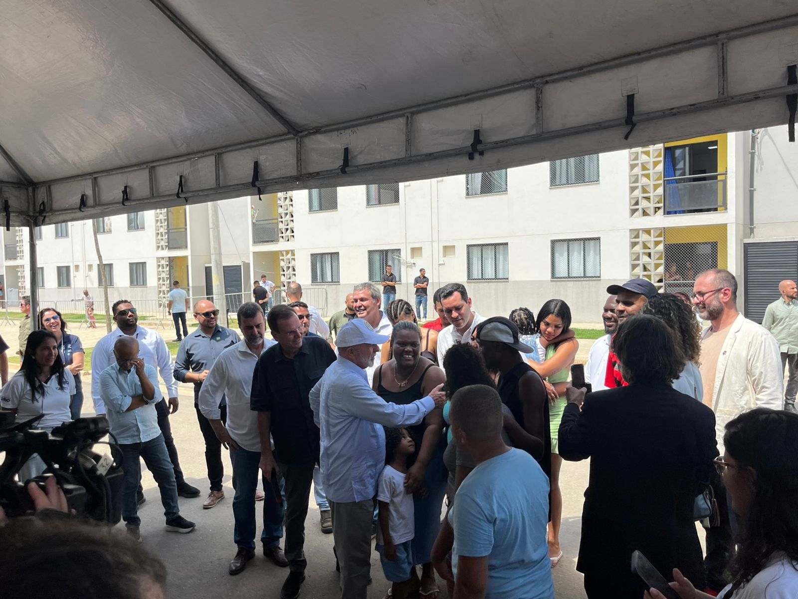 Moradora Marisa relatou que antes de ser contemplada pelo projeto lavava louça e tomava banho de balde. Foto: Cadu Barbosa/iG