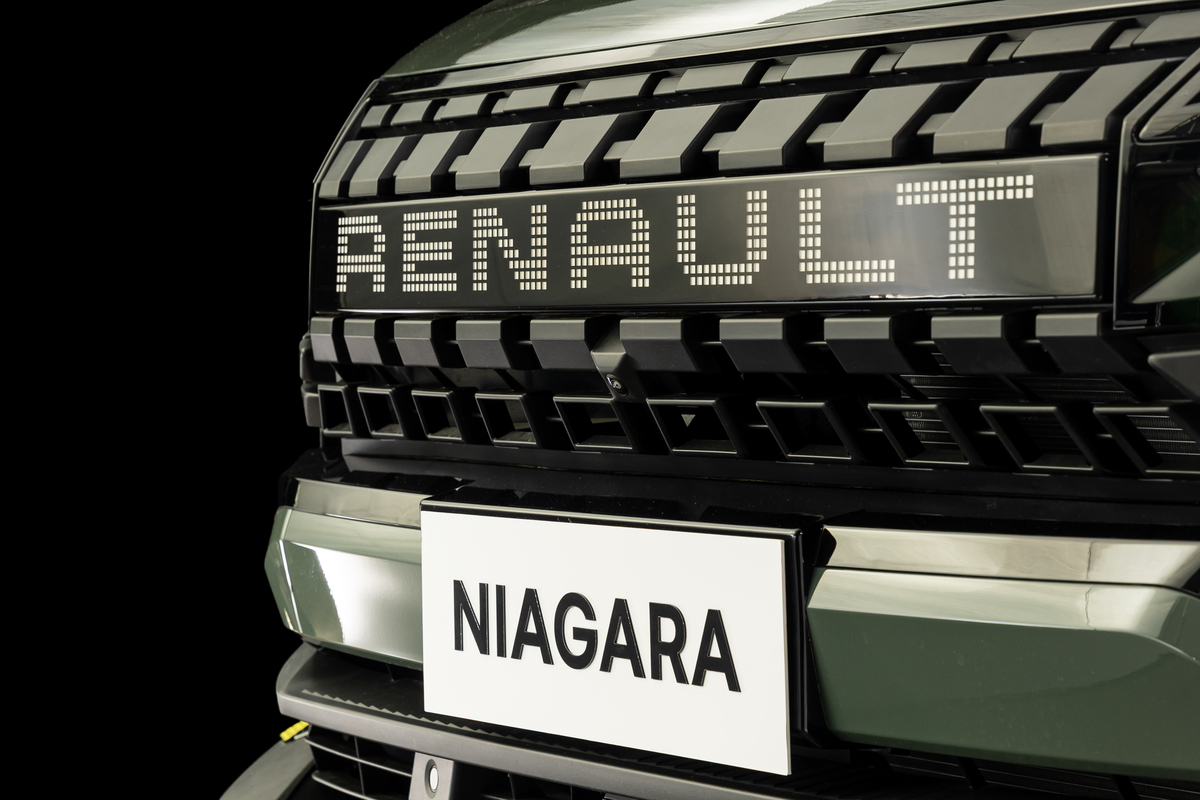 Grade dianteira da Niagara traz o nome Renault em destaque e reforça o visual robusto. Foto: divulgação/Renault