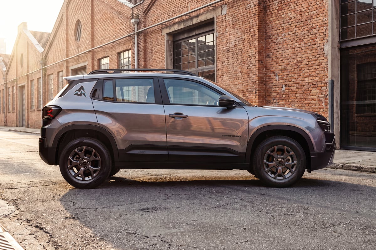 Jeep Avenger Altitude abre a gama brasileira com preço especial de lançamento de R$ 114.990.. Foto: Divulgação/Jeep