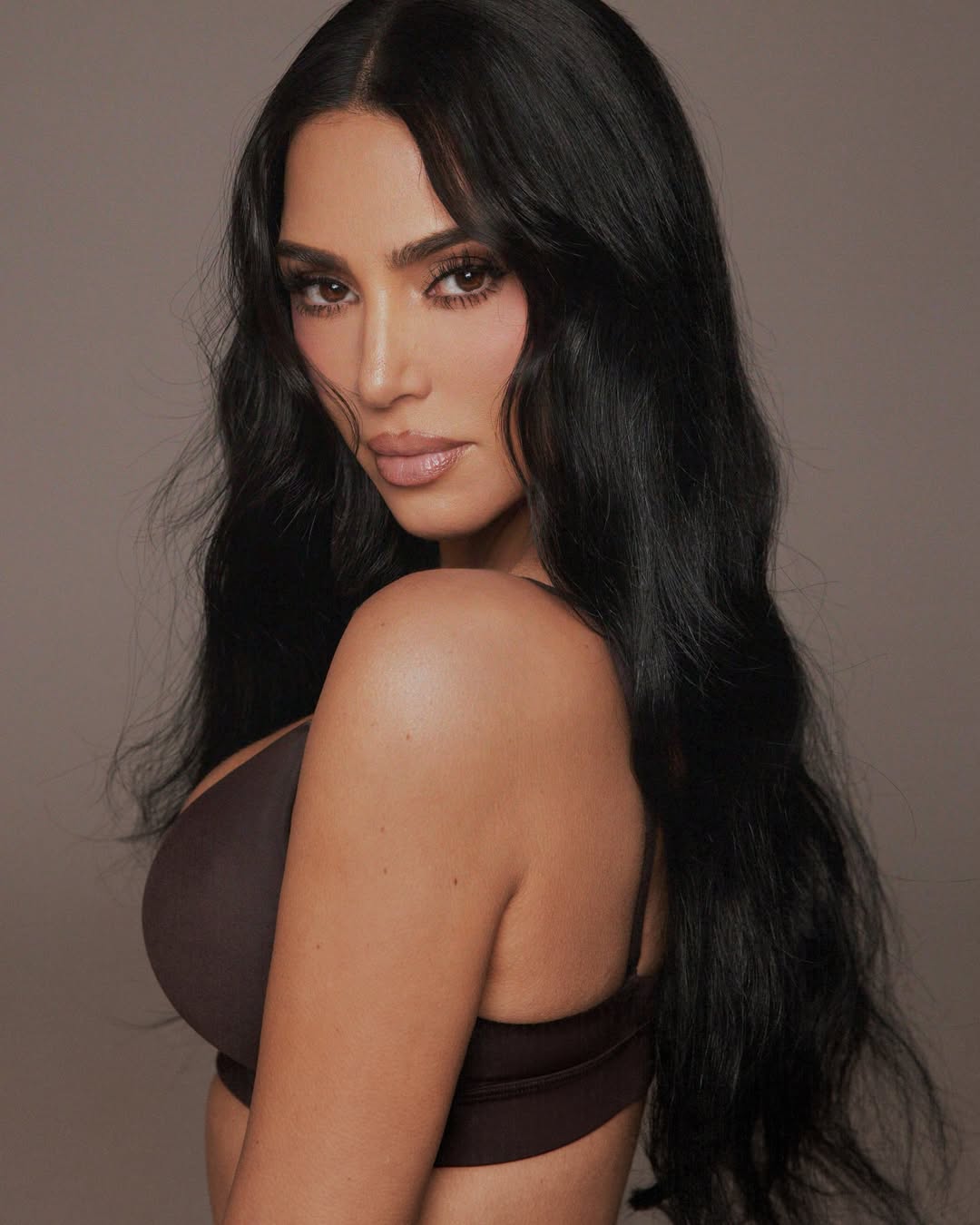 Mansão de Kim Kardashian é invadida e suspeito acaba preso. Foto: Divulgação/Skims