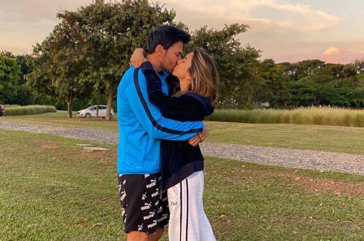 Patrícia Abravanel priva comentários do Instagram após divulgação de conversas de Fabio Faria e Daniel Vorcaro.. Foto: Reprodução/Instagram @patriciaabravanel