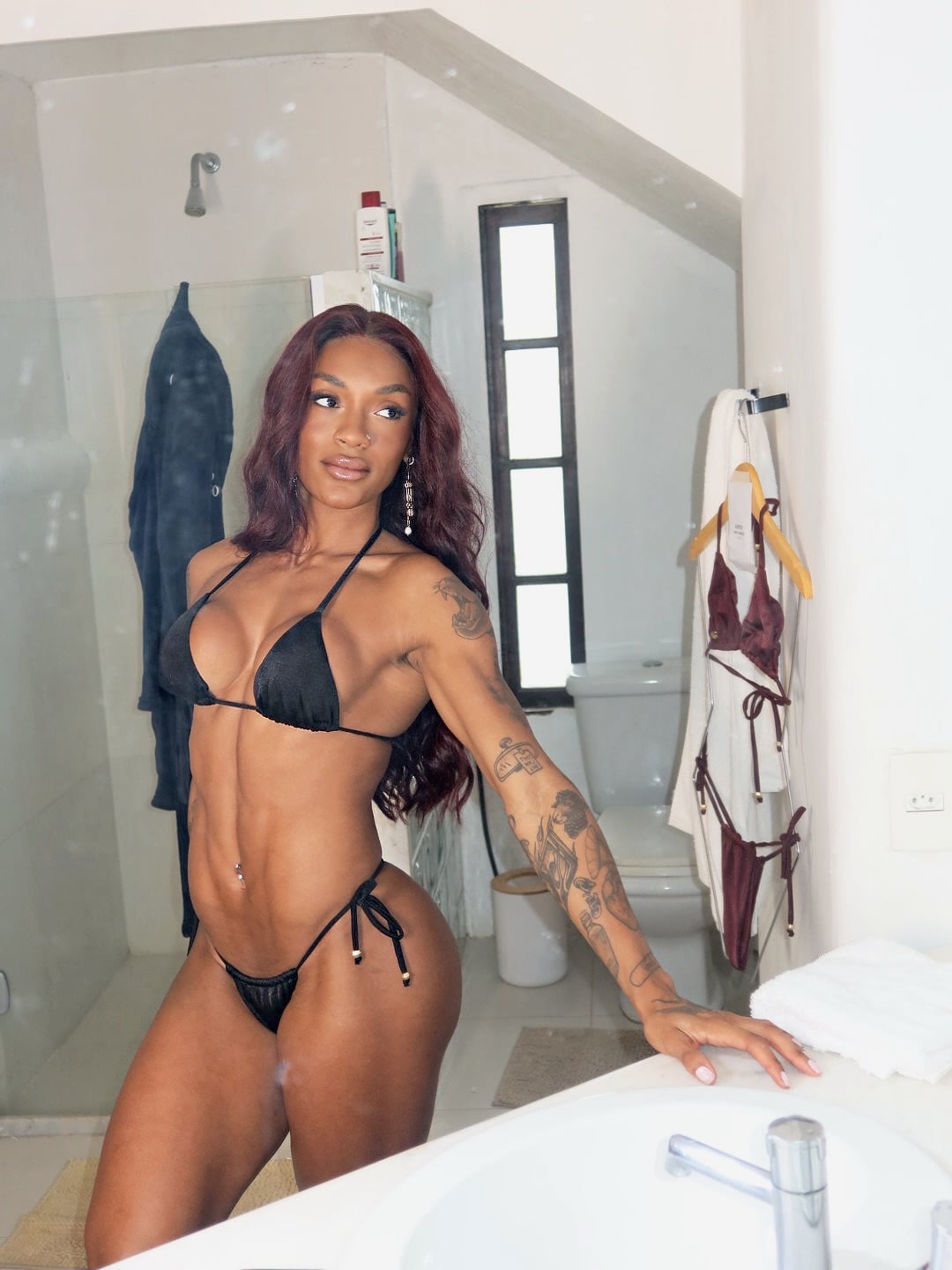 Patrícia Ramos exibe abdômen trincado e bumbum torneado em novas fotos de biquíni. Foto: Reprodução/Instagram/@patriciaramos