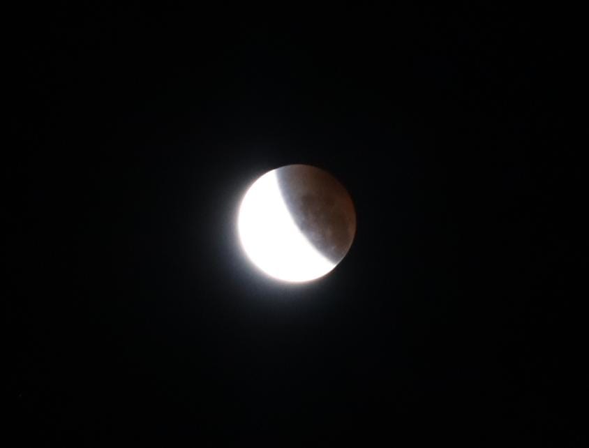 Lua durante eclipse lunar. Foto: PH Lopes/iG