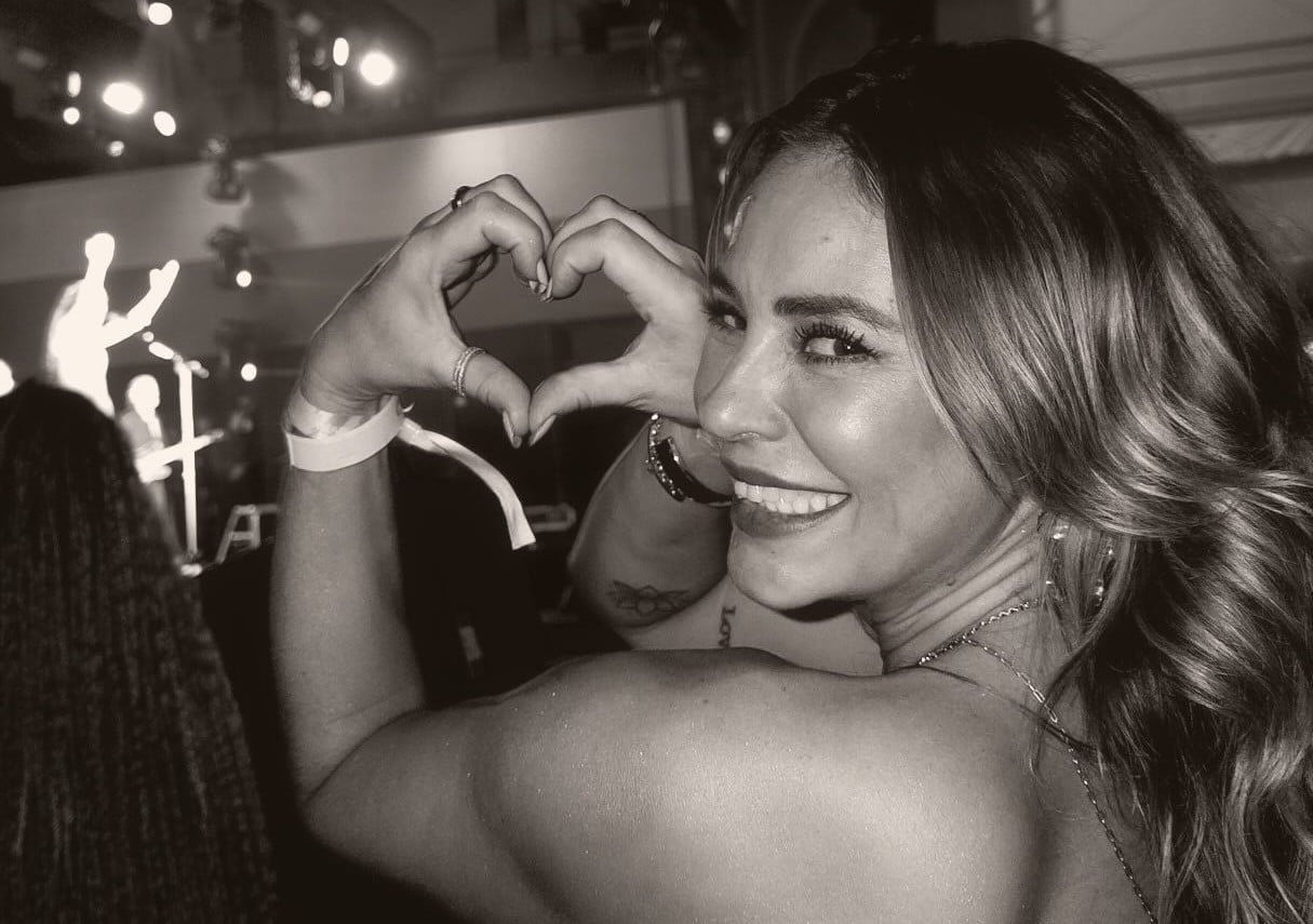 Paolla Oliveira e Alessandra Negrini protagonizam cena sensual em novo vídeo. Foto: Reprodução/Instagram/@paollaoliveirareal