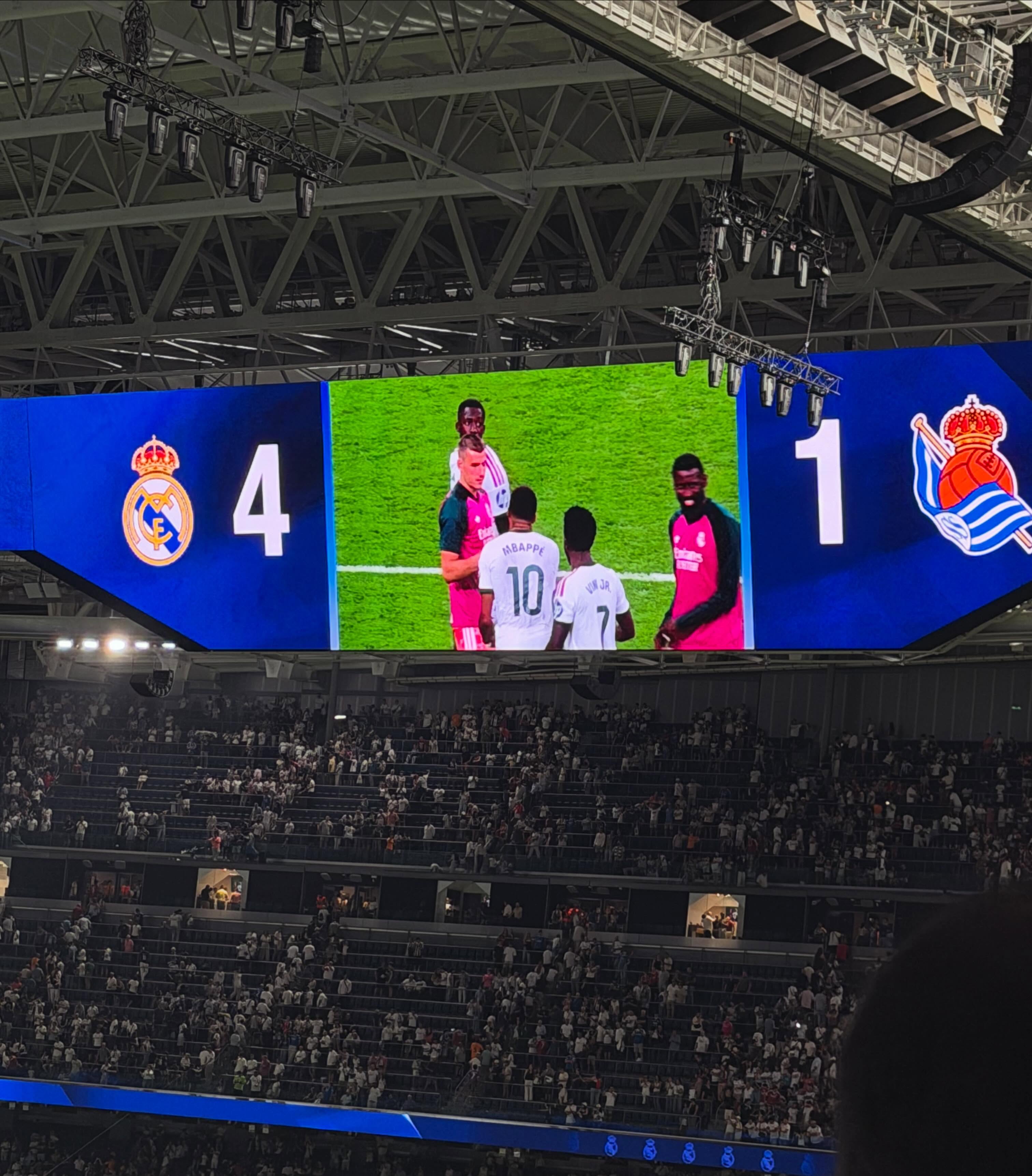 Virginia vai a jogo do Real Madrid após ser criticada por fãs de Vini Jr.. Foto: Reprodução/Instagram/@virginia