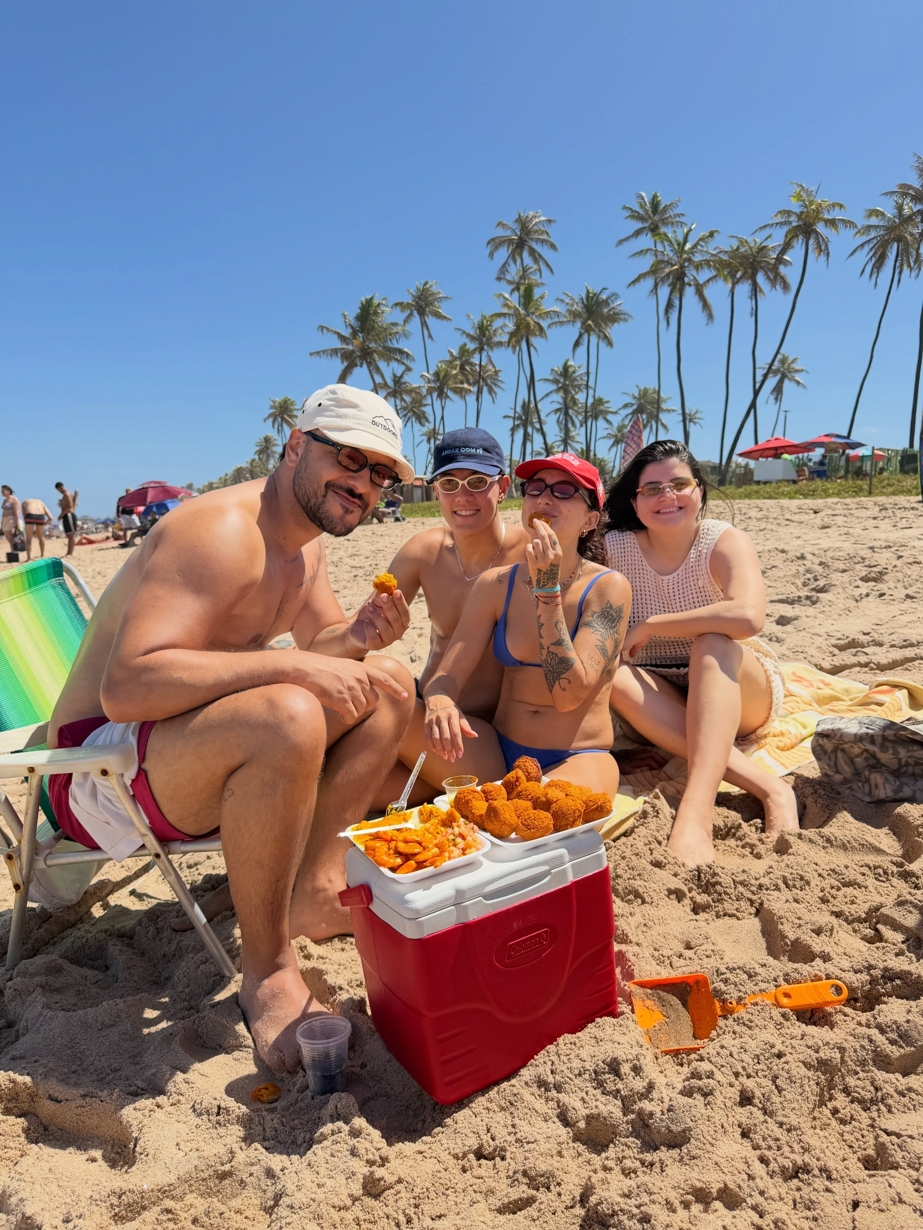 Lore Improta exibe corpão em dia de praia com os filhos, amigos e familiares.. Foto: Reprodução/Instagram/@loreimprota