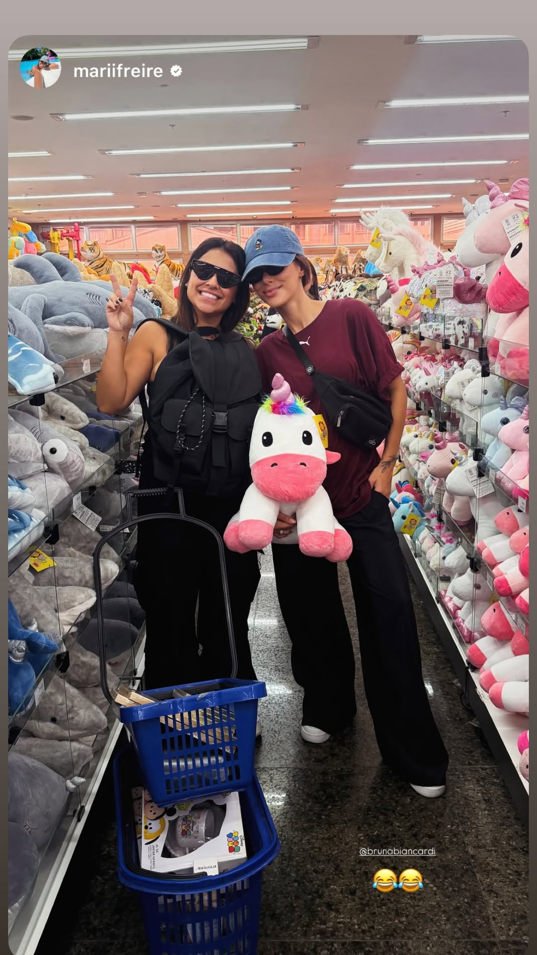 Bruna Biancardi usa disfarce para fazer compras na 25 de Março. Foto: Reprodução/Instagram/@brunabiancardi