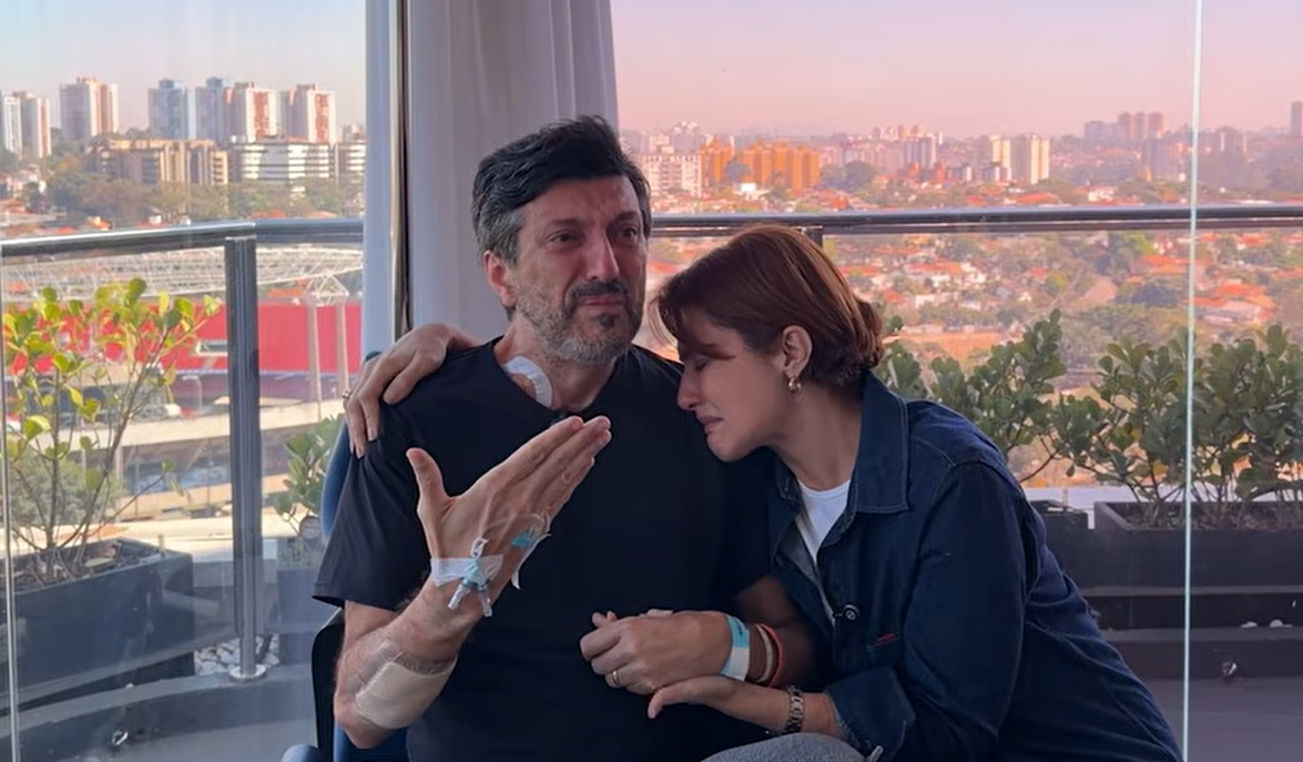 Mila Seidl atualiza estado de saúde de Lito Sousa: "Cognitivo, falante, pensante". Foto: Reprodução/Youtube/Aviões e Músicas