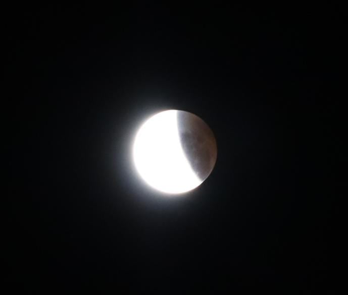 Lua durante eclipse lunar. Foto: PH Lopes/iG