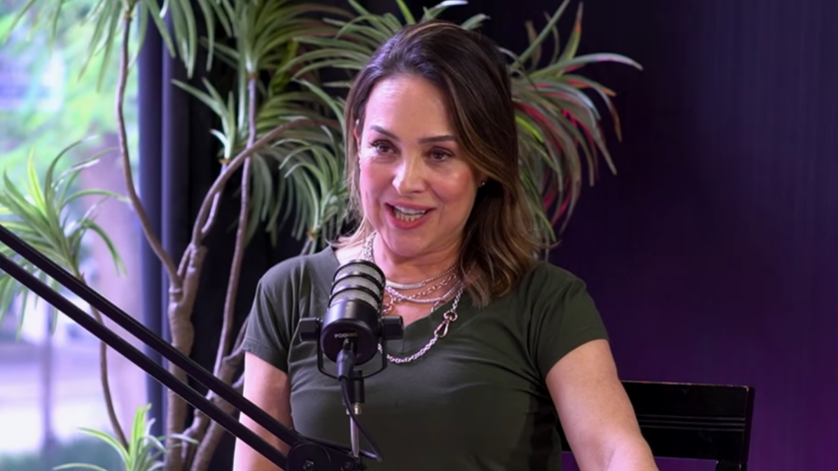 Gabriela Duarte fala sobre relação com a mãe. Foto: Reprodução/YouTube/MenoTalks
