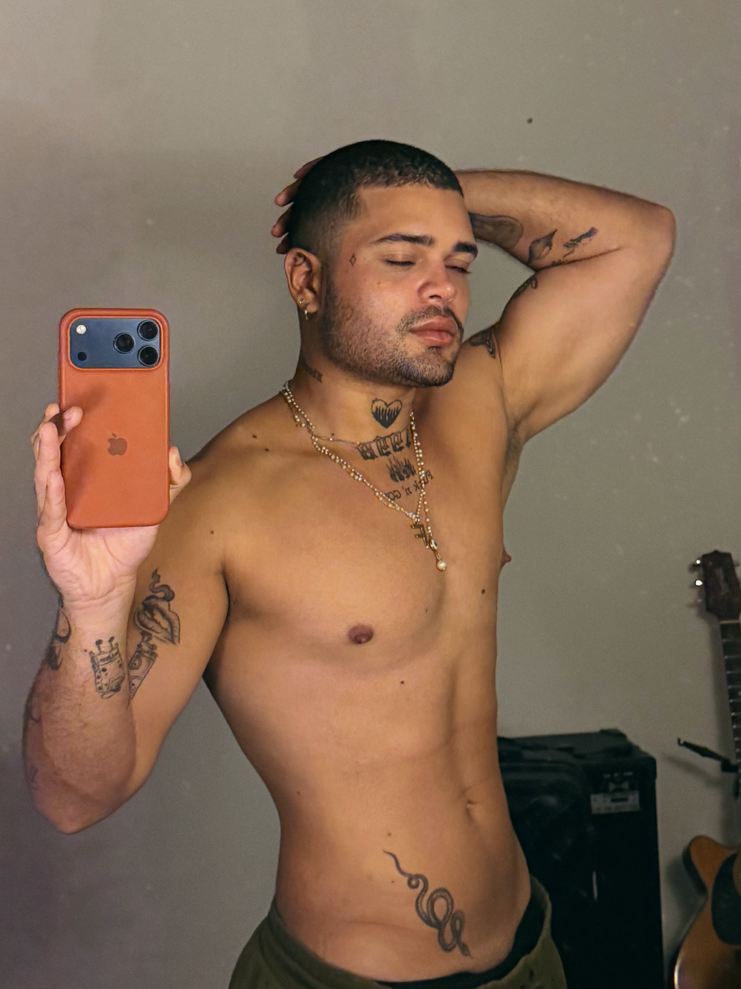 Filgueira, participante do "Estrelas da Casa", é detonado por Anitta.. Foto: Reprodução/Instagram/@filgueira
