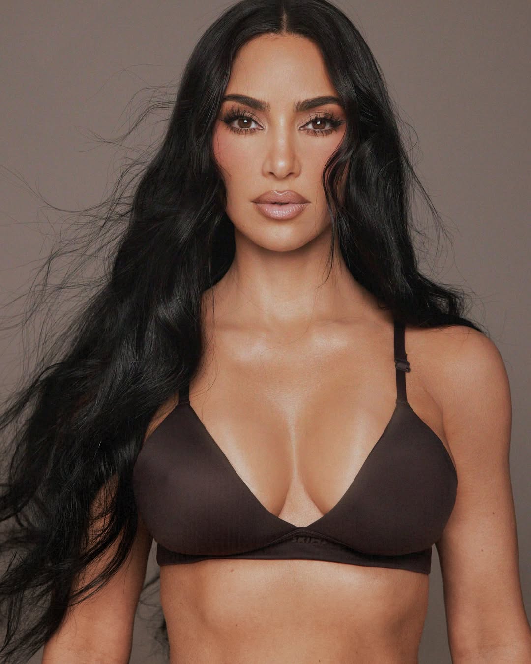 Mansão de Kim Kardashian é invadida e suspeito acaba preso. Foto: Divulgação/Skims
