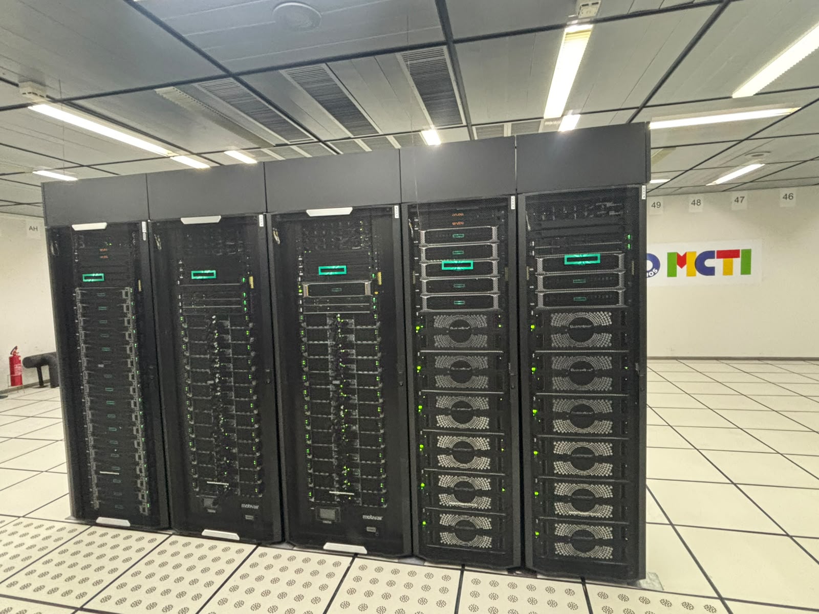 Serviço de Supercomputação (Sesup) - Inpe. Foto: Pedro Boaventura/iG